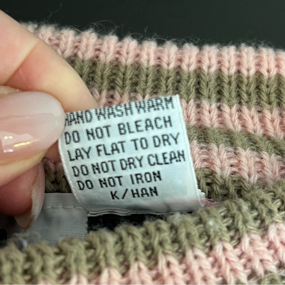 Camp Beverly Hills Canteen Vintage pullover sweater, geometric intarsia, size S - Picture 11 of 11